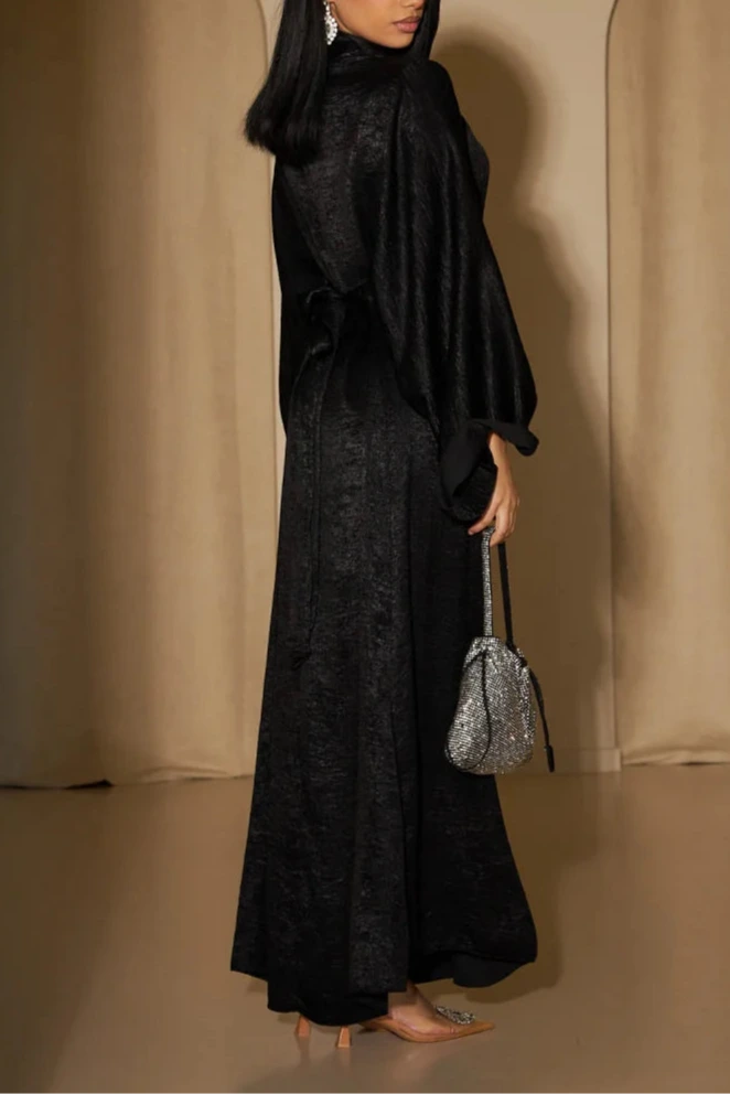 Robe Abaya Satinée Ceinturée à Manches Pagode - Abaya Islamique, Kaftan, Kebaya pour Femmes - Muslim Essentials