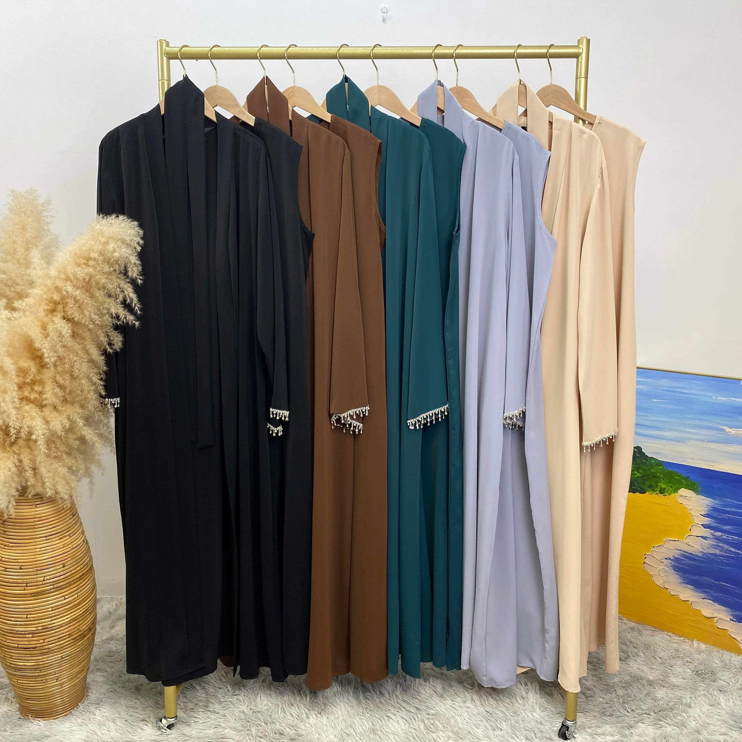 Ensemble Abaya Deux Pièces avec Robe, Ceinture en Chaîne de Diamants Libre, Kimono Sans Manches, Robe Intérieure – Tenue Islamique pour Femmes – Parfaite pour Eid et Ramadan - Muslim Essentials