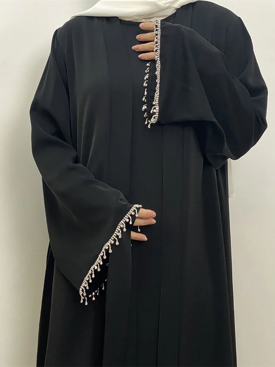 Ensemble Abaya Deux Pièces avec Robe, Ceinture en Chaîne de Diamants Libre, Kimono Sans Manches, Robe Intérieure – Tenue Islamique pour Femmes – Parfaite pour Eid et Ramadan - Muslim Essentials