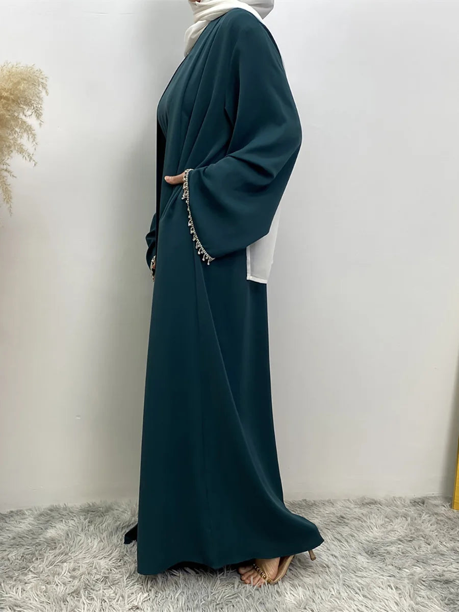 Ensemble Abaya Deux Pièces avec Robe, Ceinture en Chaîne de Diamants Libre, Kimono Sans Manches, Robe Intérieure – Tenue Islamique pour Femmes – Parfaite pour Eid et Ramadan - Muslim Essentials