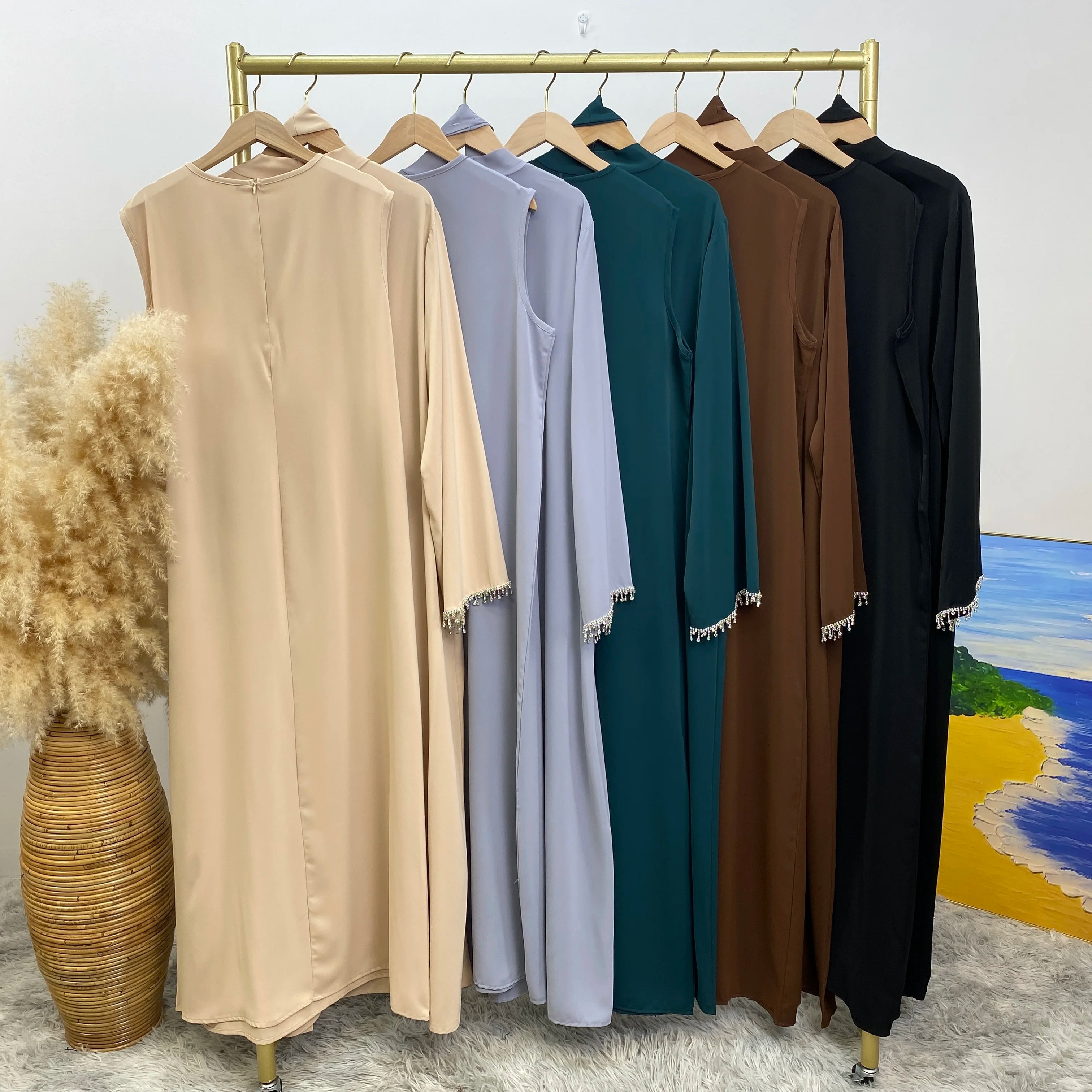 Ensemble Abaya Deux Pièces avec Robe, Ceinture en Chaîne de Diamants Libre, Kimono Sans Manches, Robe Intérieure – Tenue Islamique pour Femmes – Parfaite pour Eid et Ramadan - Muslim Essentials