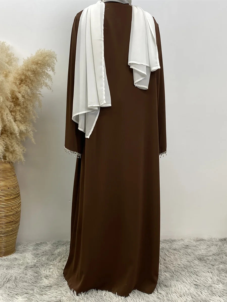 Ensemble Abaya Deux Pièces avec Robe, Ceinture en Chaîne de Diamants Libre, Kimono Sans Manches, Robe Intérieure – Tenue Islamique pour Femmes – Parfaite pour Eid et Ramadan - Muslim Essentials