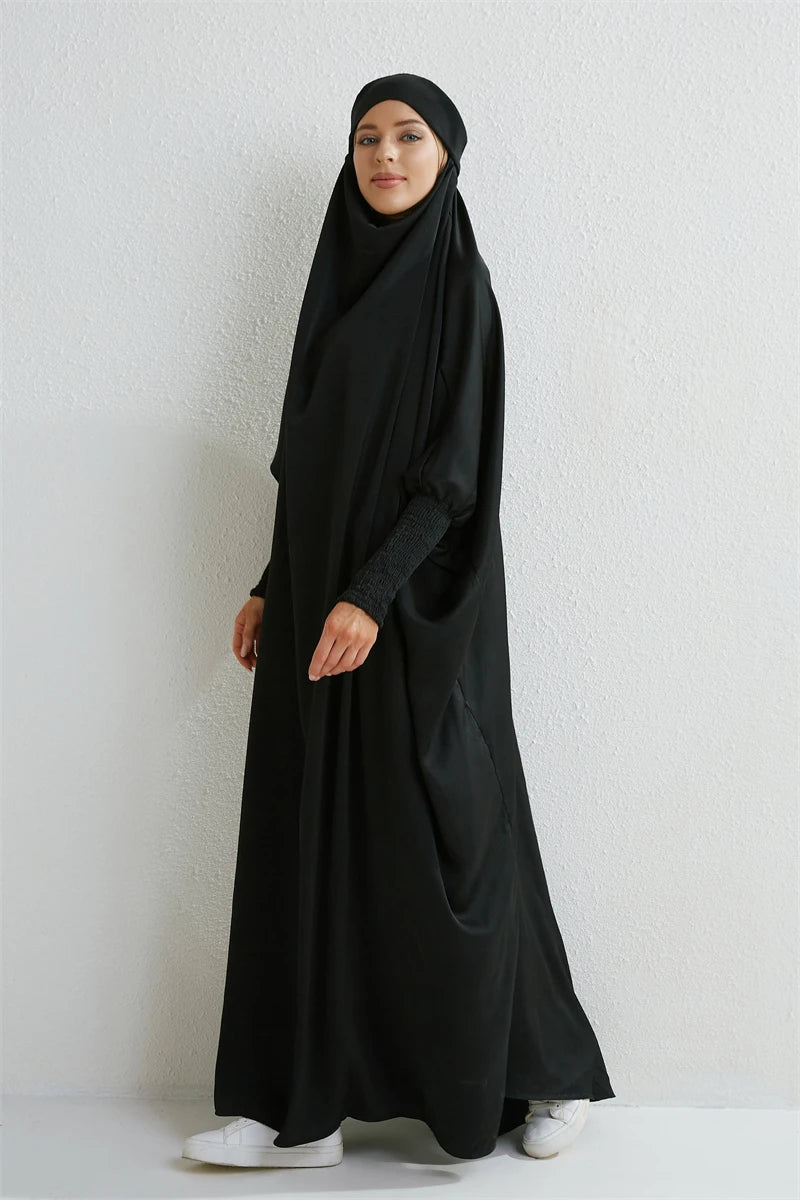 Abaya Musulmane à Capuche avec Manches Smockées - Muslim Essentials