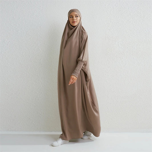 Abaya Musulmane à Capuche avec Manches Smockées - Muslim Essentials