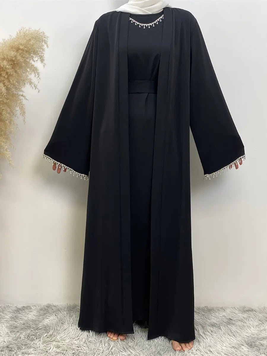 Ensemble Abaya Deux Pièces avec Robe, Ceinture en Chaîne de Diamants Libre, Kimono Sans Manches, Robe Intérieure – Tenue Islamique pour Femmes – Parfaite pour Eid et Ramadan - Muslim Essentials