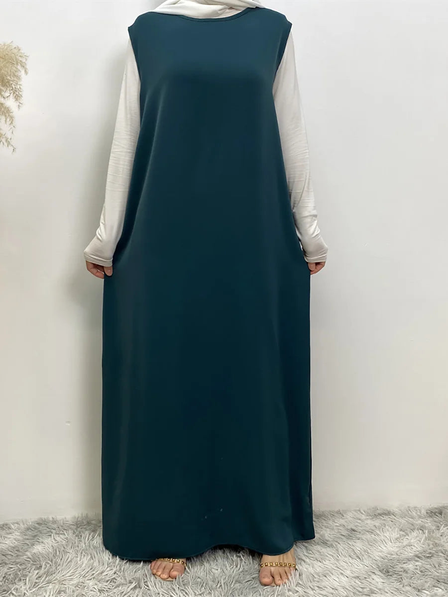 Ensemble Abaya Deux Pièces avec Robe, Ceinture en Chaîne de Diamants Libre, Kimono Sans Manches, Robe Intérieure – Tenue Islamique pour Femmes – Parfaite pour Eid et Ramadan - Muslim Essentials