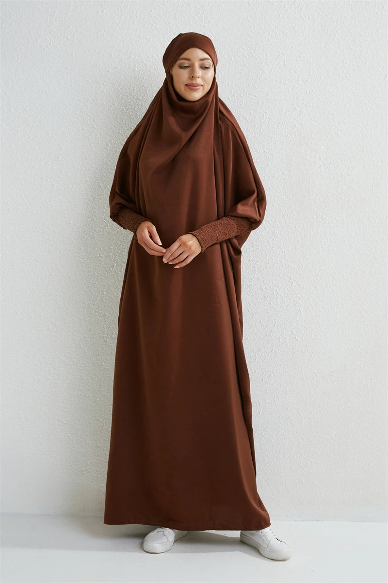 Abaya Musulmane à Capuche avec Manches Smockées - Muslim Essentials