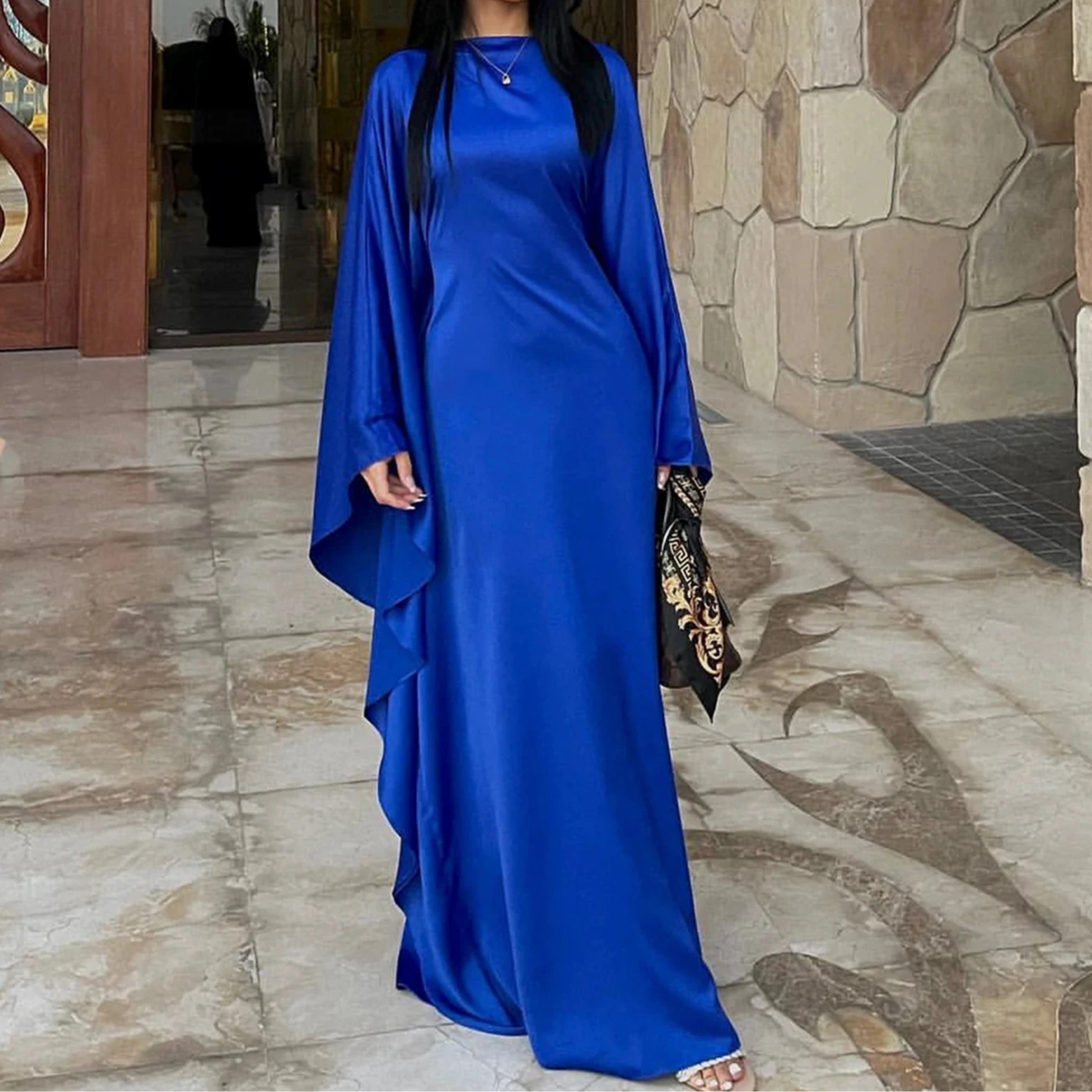 Abaya Élégance Suprême – Confort & Raffinement en Satin - Muslim Essentials