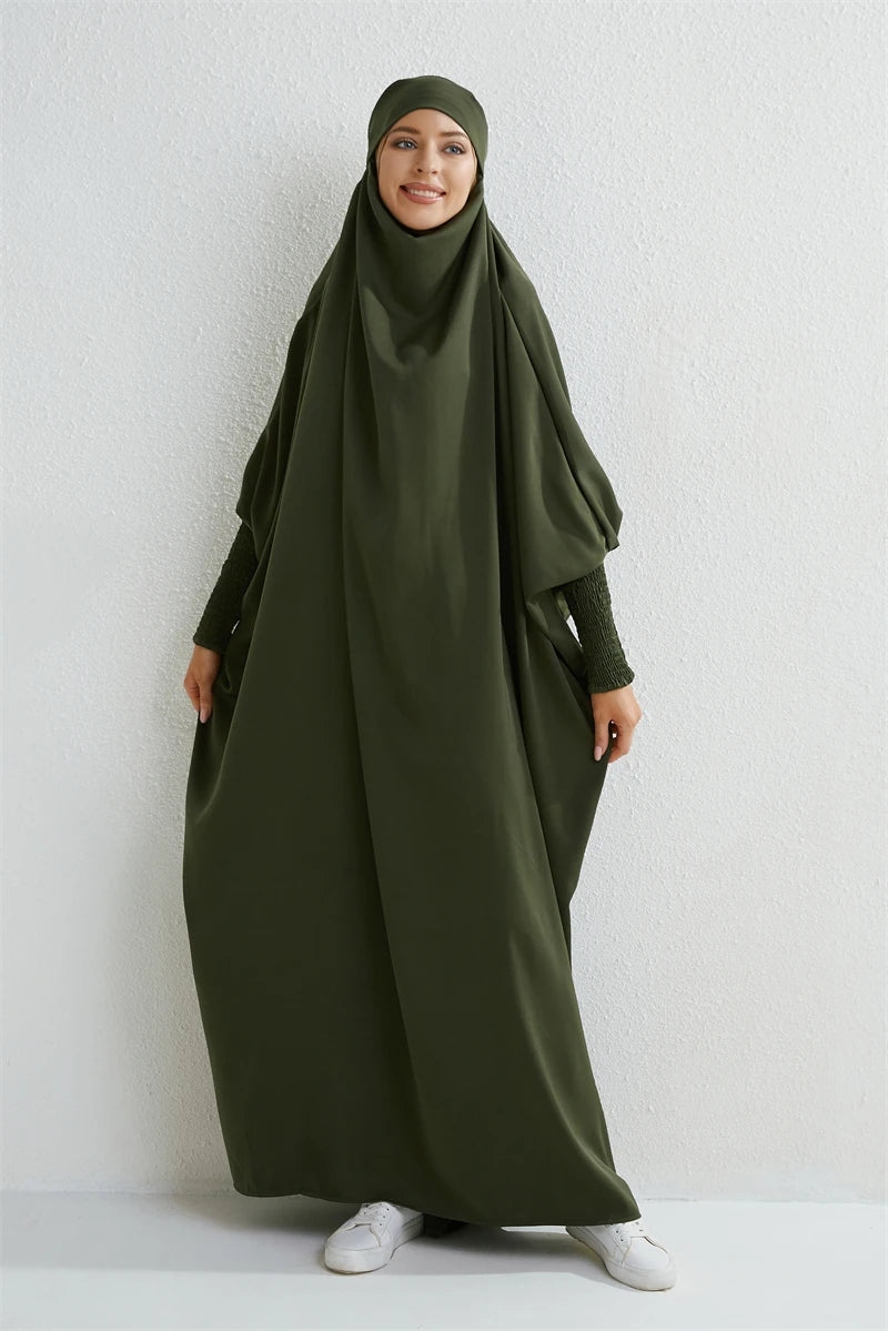 Abaya Musulmane à Capuche avec Manches Smockées - Muslim Essentials