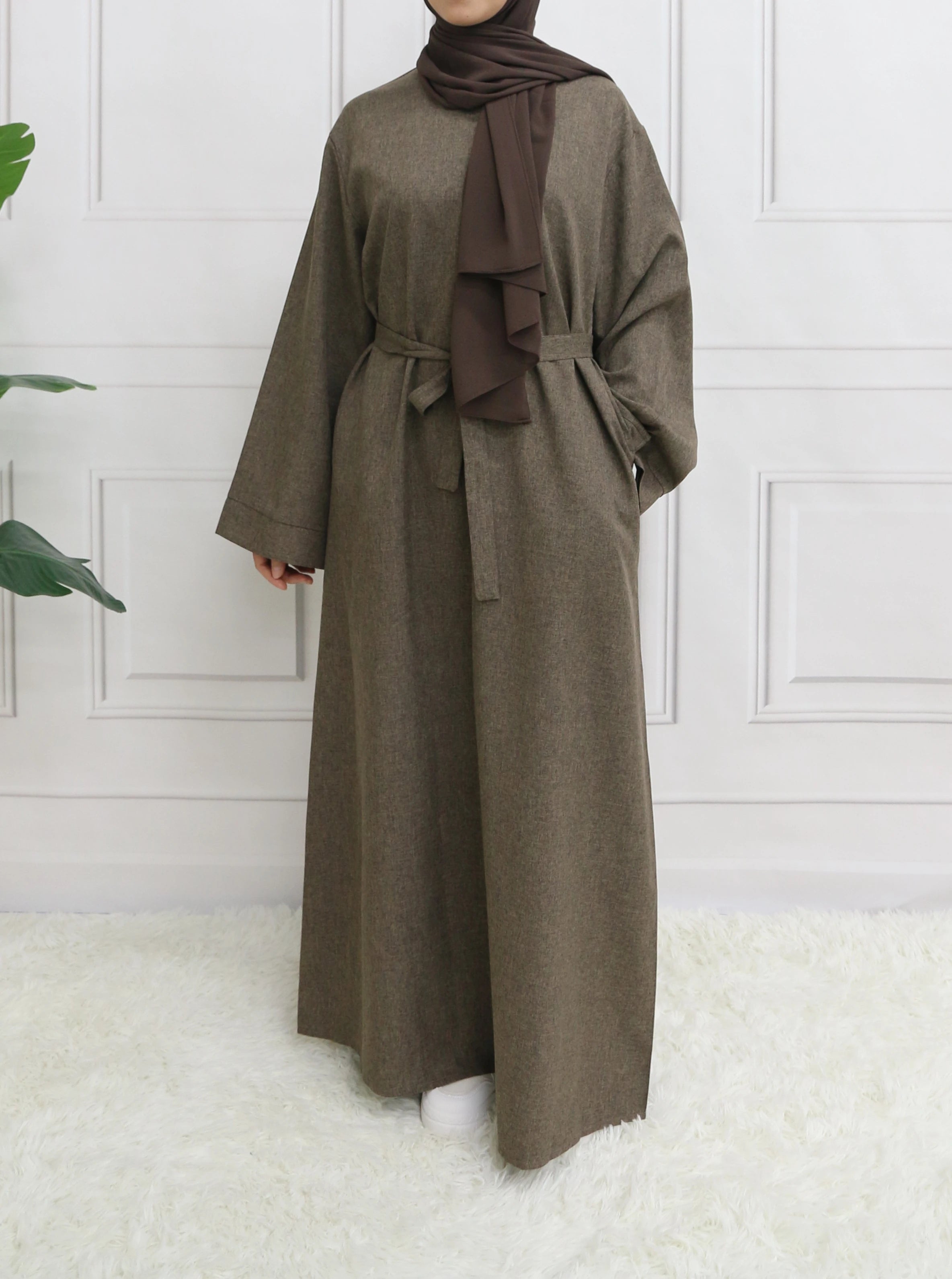 Abaya Modeste Fermée à Manches Longues avec Ceinture – Robe Élégante pour Eid et Occasions Spéciales - Muslim Essentials