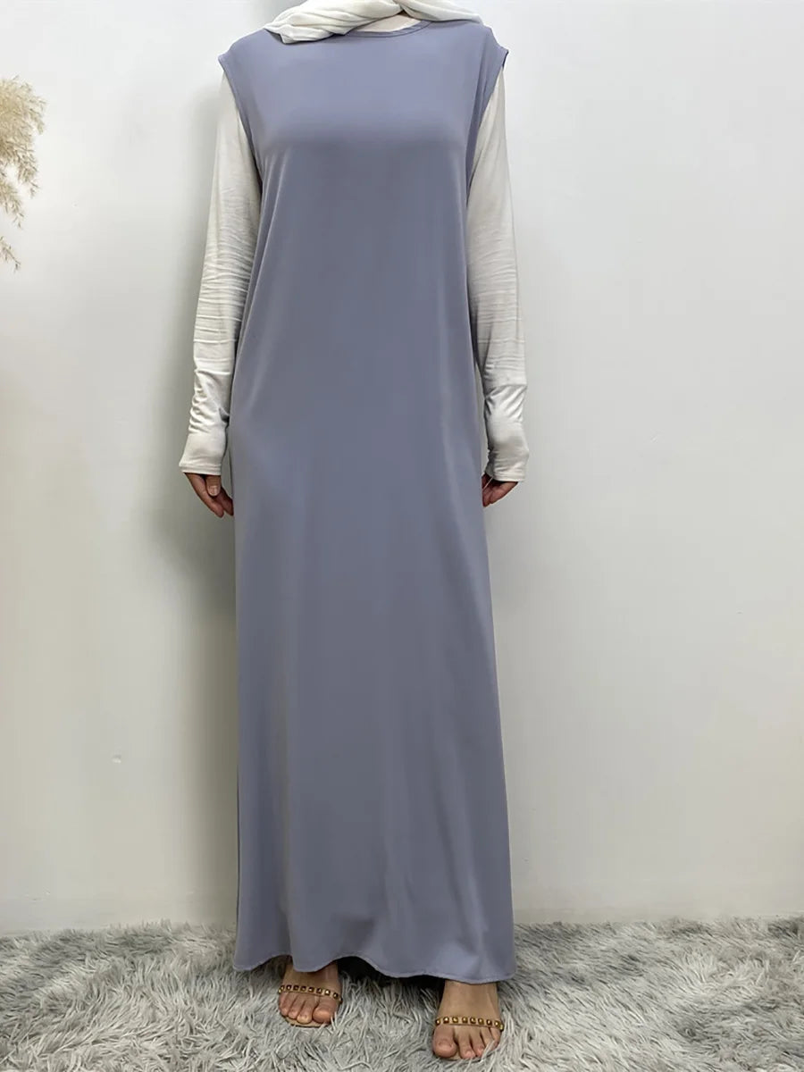 Ensemble Abaya Deux Pièces avec Robe, Ceinture en Chaîne de Diamants Libre, Kimono Sans Manches, Robe Intérieure – Tenue Islamique pour Femmes – Parfaite pour Eid et Ramadan - Muslim Essentials