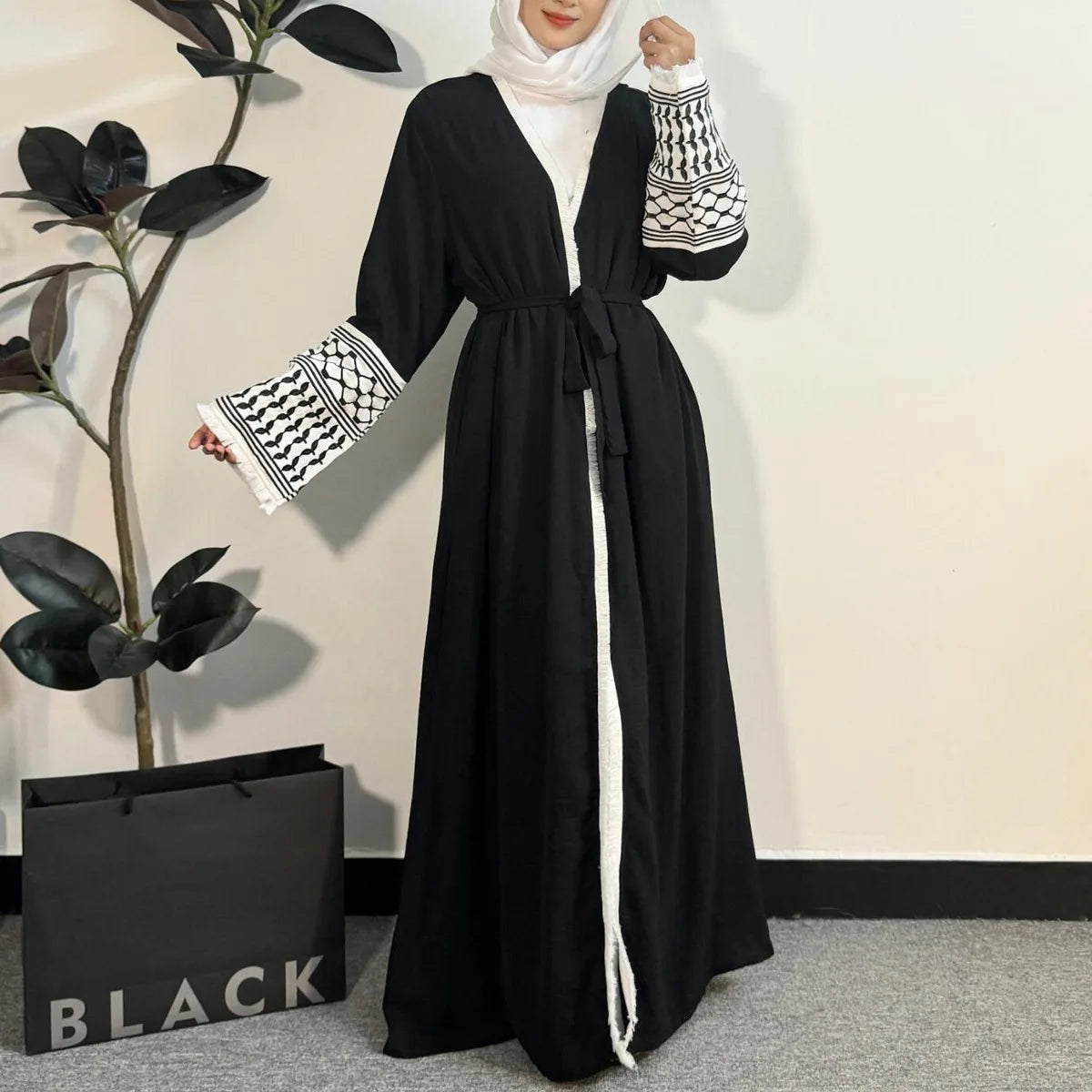Abaya Ouverte Frontale à Manches Longues avec Broderie à Franges – Robe Maxi Islamique Élégante pour Femmes Modestes - Muslim Essentials