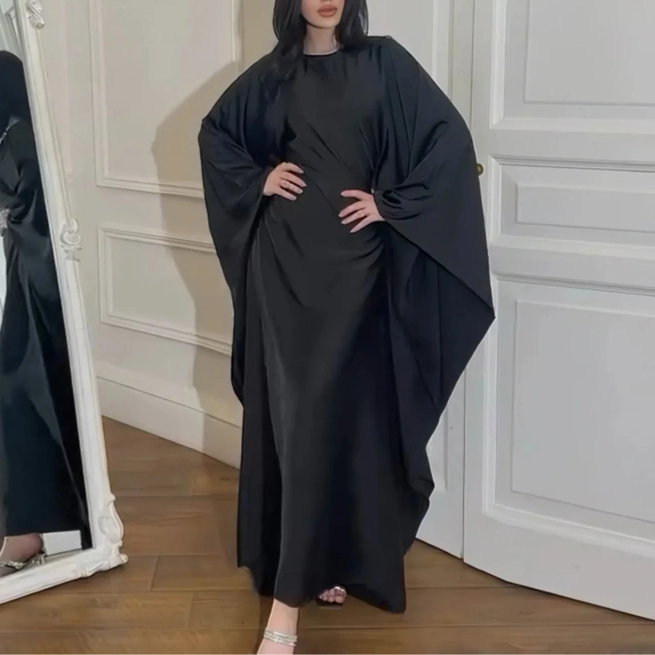 Abaya Élégance Suprême – Confort & Raffinement en Satin - Muslim Essentials