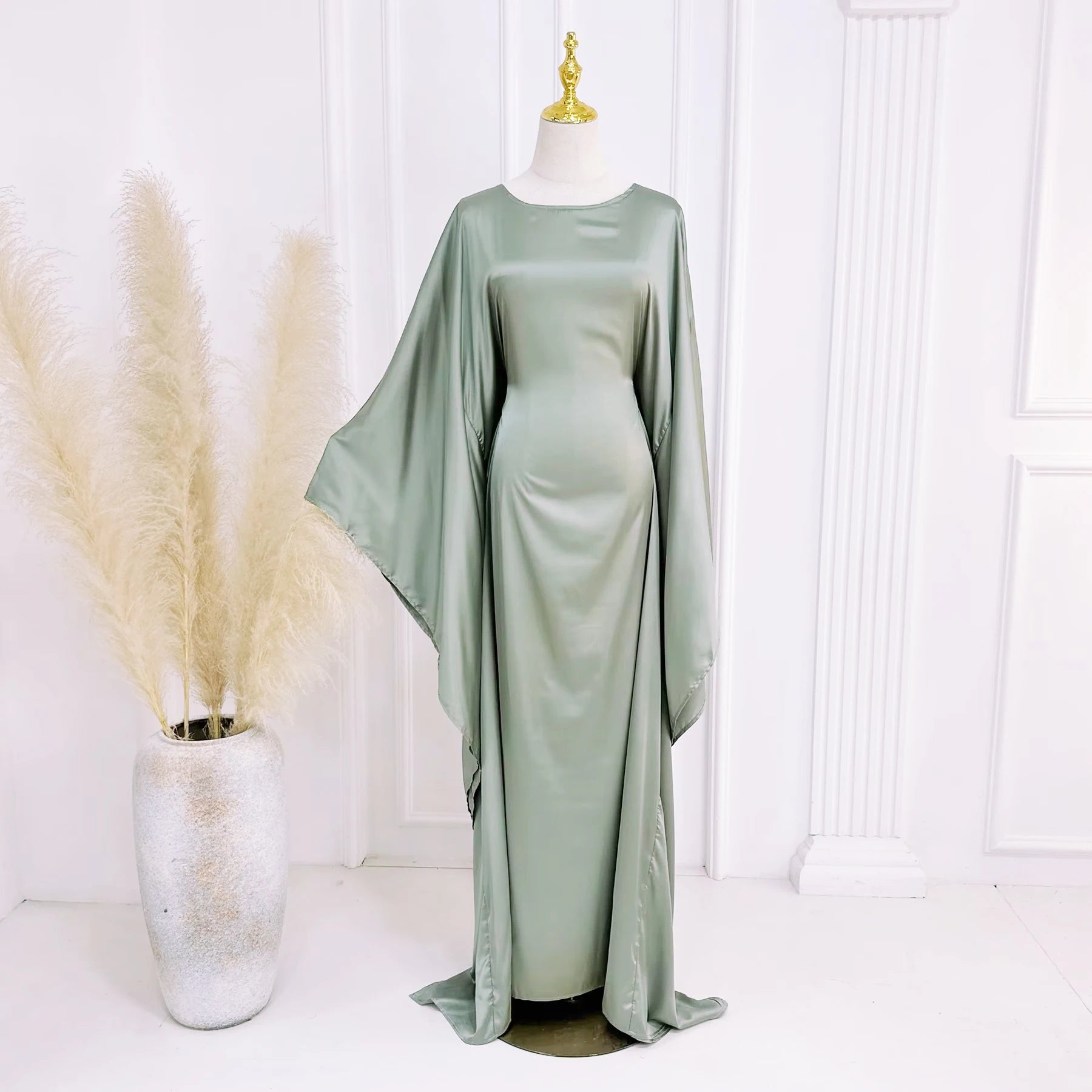Abaya Élégance Suprême – Confort & Raffinement en Satin - Muslim Essentials