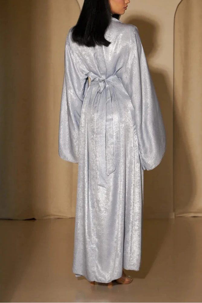 Robe Abaya Satinée Ceinturée à Manches Pagode - Abaya Islamique, Kaftan, Kebaya pour Femmes - Muslim Essentials