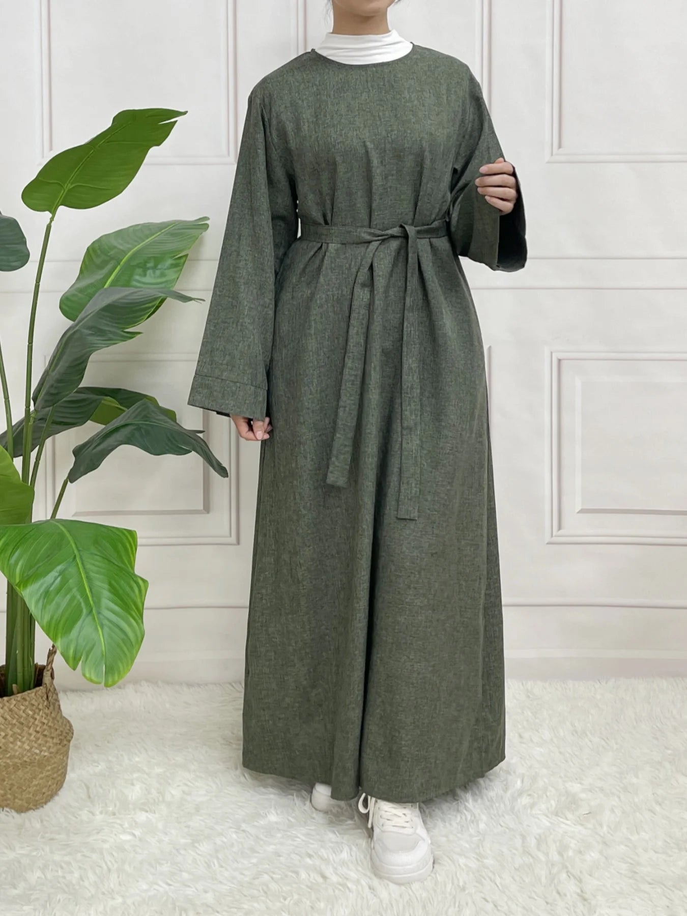 Abaya Modeste Fermée à Manches Longues avec Ceinture – Robe Élégante pour Eid et Occasions Spéciales - Muslim Essentials