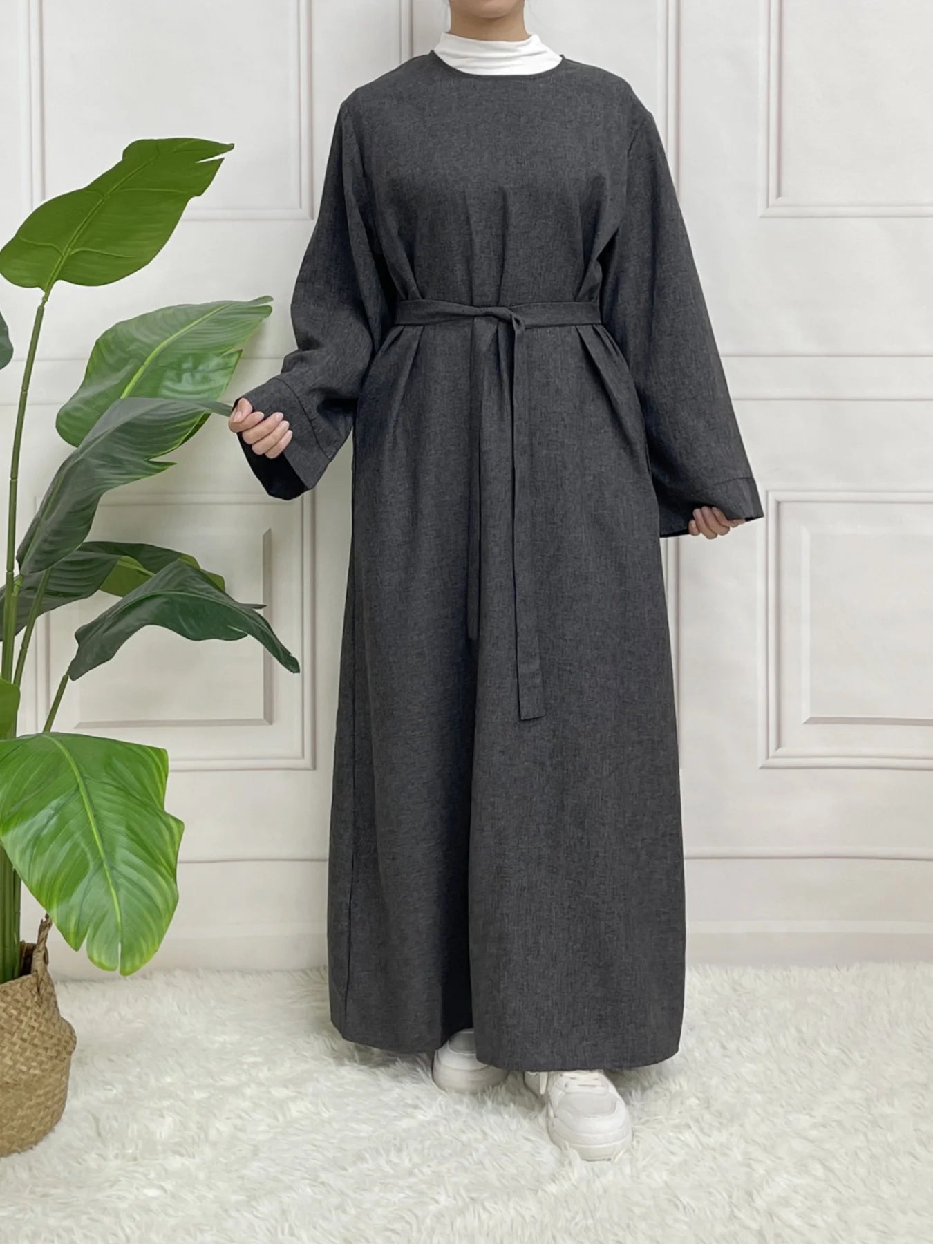 Abaya Modeste Fermée à Manches Longues avec Ceinture – Robe Élégante pour Eid et Occasions Spéciales - Muslim Essentials